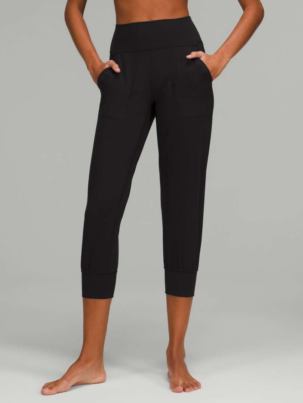 lululemon athletica Black Cropped High-Waist Jogger Leggings SZ 4